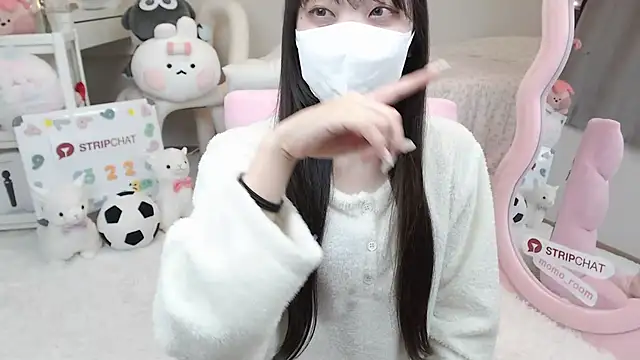 momo room online show from 02/02/25, 10:24