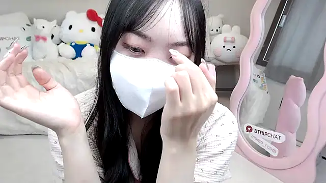 momo room online show from 09/15/25, 06:35