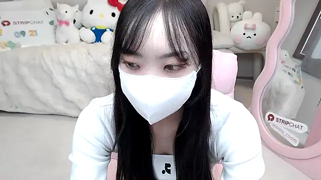 momo room online show from 09/21/25, 06:48