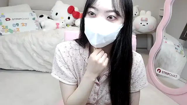 momo room online show from 09/26/25, 11:53