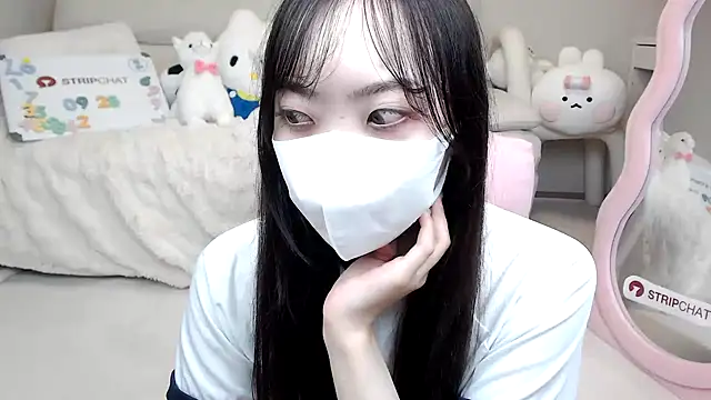 momo room online show from 09/28/25, 06:41