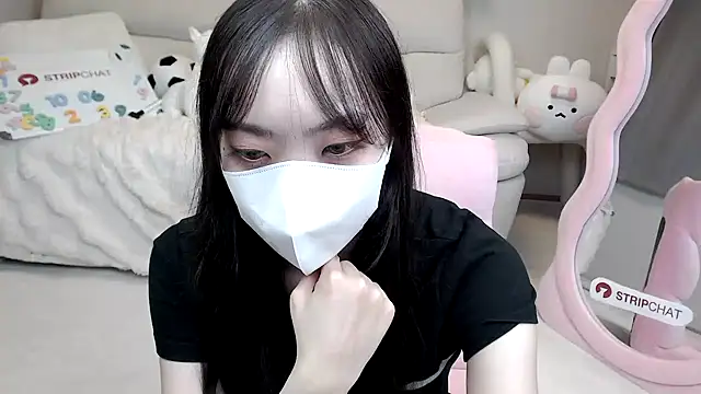 momo room online show from 10/06/25, 10:45