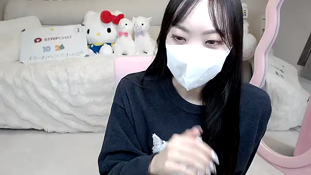 momo room online show from 10/26/25, 06:08