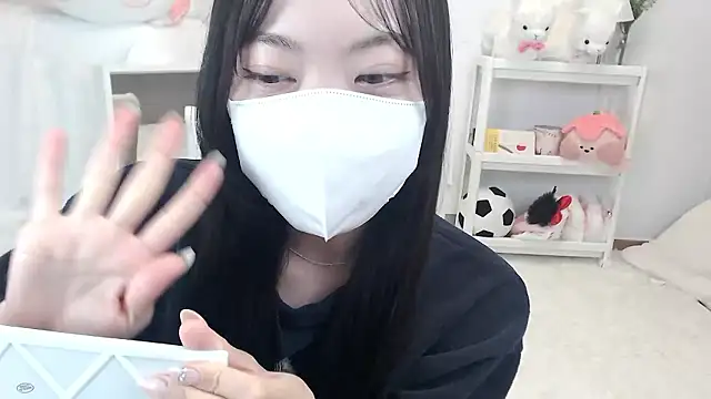 momo room online show from 04/25/26, 01:41