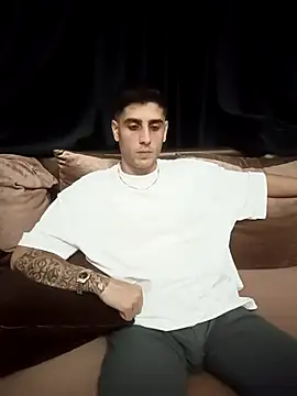 arenn1997 online show from 09/22/25, 10:12