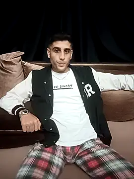 arenn1997 online show from 10/13/25, 12:21