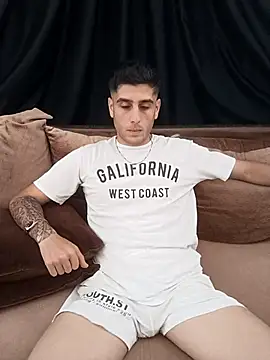 arenn1997 online show from 10/13/25, 12:27