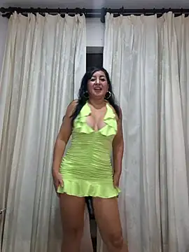 Snapshot of viollett_28 chatting on 03/14/25, 12:43 viollett 28 online show from 03/14/25, 12:43