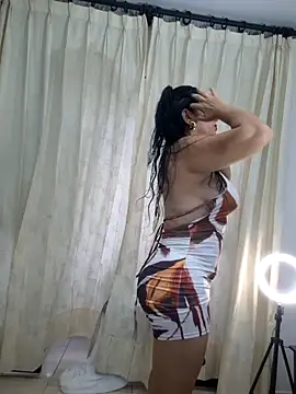 Snapshot of viollett_28 chatting on 10/10/25, 09:58 viollett 28 online show from 10/10/25, 09:58