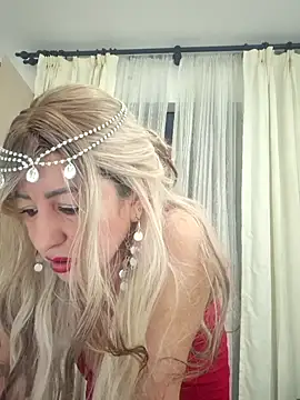 Snapshot of viollett_28 chatting on 03/25/26, 11:22 viollett 28 online show from 03/25/26, 11:22