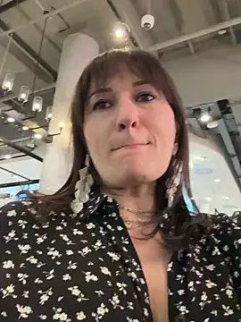 Snapshot of ZhenjaPoledance chatting on 02/14/25, 12:03 ZhenjaPoledance online show from 02/14/25, 12:03