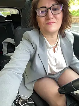 Snapshot of ZhenjaPoledance chatting on 10/04/25, 09:51 ZhenjaPoledance online show from 10/04/25, 09:51