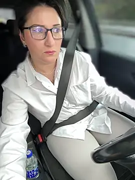 Snapshot of ZhenjaPoledance chatting on 10/26/25, 07:03 ZhenjaPoledance online show from 10/26/25, 07:03