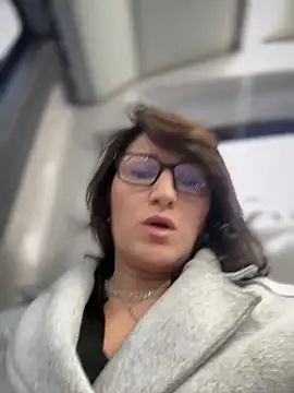 Snapshot of ZhenjaPoledance chatting on 10/27/25, 10:30 ZhenjaPoledance online show from 10/27/25, 10:30