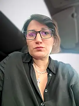 Snapshot of ZhenjaPoledance chatting on 11/13/25, 10:47 ZhenjaPoledance online show from 11/13/25, 10:47