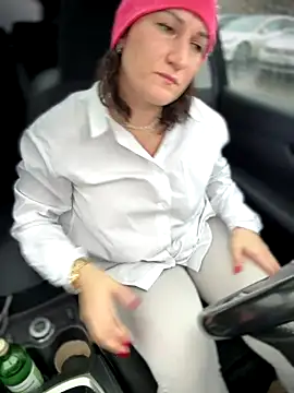 Snapshot of ZhenjaPoledance chatting on 11/17/25, 08:31 ZhenjaPoledance online show from 11/17/25, 08:31