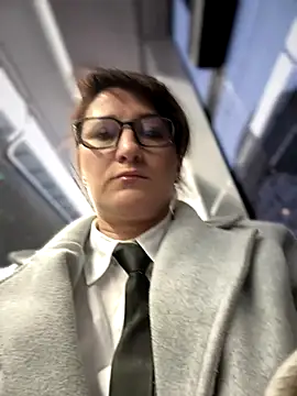 Snapshot of ZhenjaPoledance chatting on 11/27/25, 12:40 ZhenjaPoledance online show from 11/27/25, 12:40