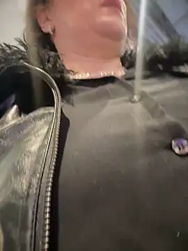 Snapshot of ZhenjaPoledance chatting on 12/03/25, 10:13 ZhenjaPoledance online show from 12/03/25, 10:13