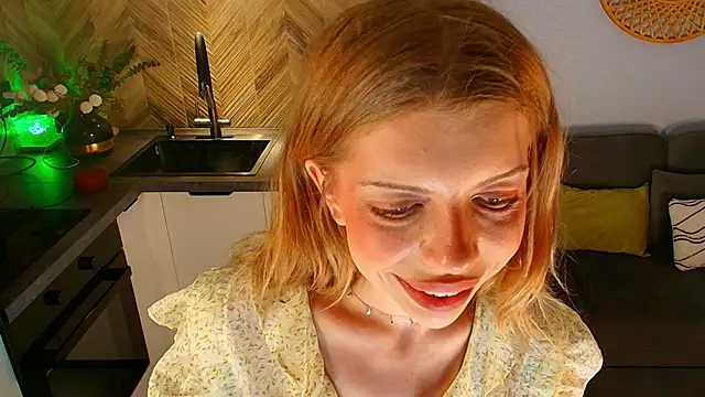 Snapshot of Hannah_Carr chatting on 06/13/26, 04:27 Hannah Carr online show from 06/13/26, 04:27