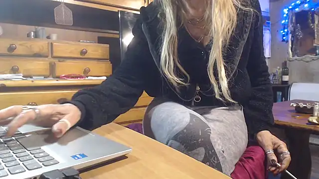 eva2023sexy online show from 12/18/25, 01:28