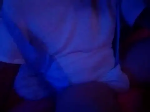 Snapshot of Vinyboy69 chatting on 10/29/25, 03:09 Vinyboy69 online show from 10/29/25, 03:09