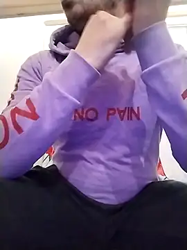 Snapshot of blak1093 chatting on 01/25/25, 04:45 blak1093 online show from 01/25/25, 04:45