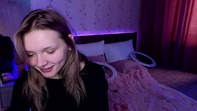 Snapshot of LitaBrom chatting on 12/18/24, 04:31 LitaBrom online show from 12/18/24, 04:31