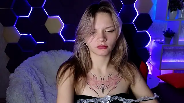 Snapshot of LitaBrom chatting on 12/19/24, 04:23 LitaBrom online show from 12/19/24, 04:23