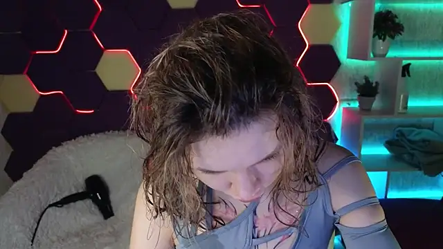 Snapshot of LitaBrom chatting on 01/06/25, 01:09 LitaBrom online show from 01/06/25, 01:09