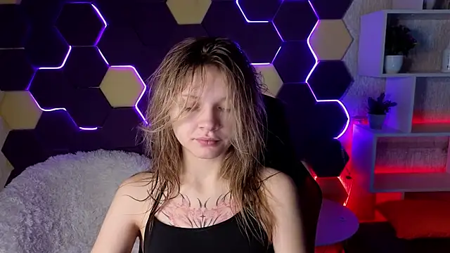 Snapshot of LitaBrom chatting on 01/20/25, 01:28 LitaBrom online show from 01/20/25, 01:28