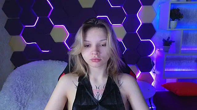 Snapshot of LitaBrom chatting on 01/23/25, 01:19 LitaBrom online show from 01/23/25, 01:19