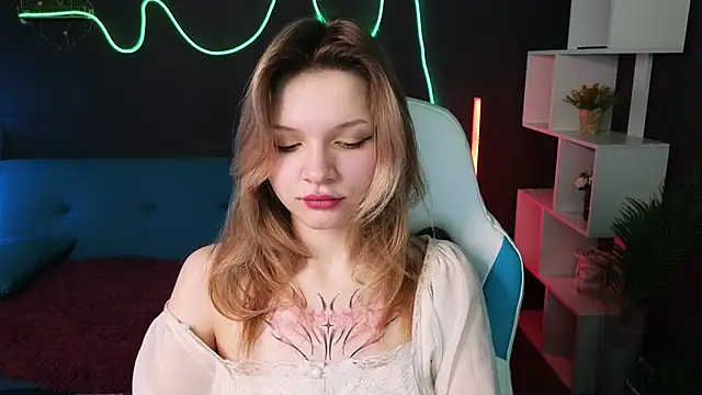 Snapshot of LitaBrom chatting on 02/05/25, 04:16 LitaBrom online show from 02/05/25, 04:16