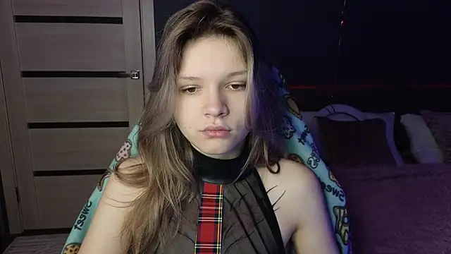 Snapshot of LitaBrom chatting on 03/04/25, 01:01 LitaBrom online show from 03/04/25, 01:01