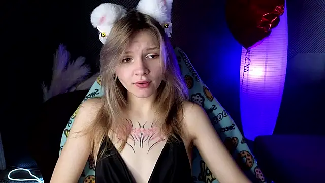 Snapshot of LitaBrom chatting on 03/05/25, 04:13 LitaBrom online show from 03/05/25, 04:13