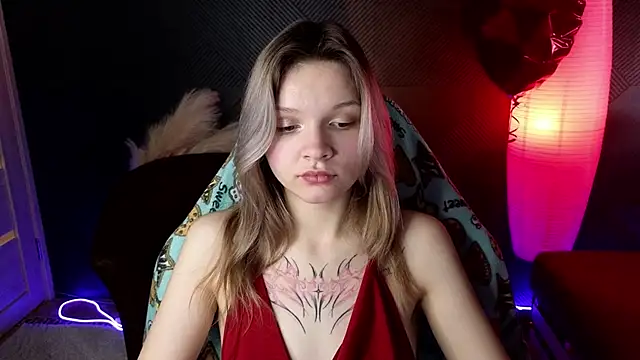 Snapshot of LitaBrom chatting on 03/09/25, 01:04 LitaBrom online show from 03/09/25, 01:04