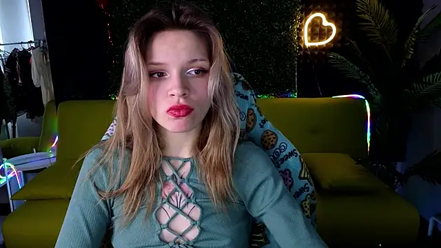 Snapshot of LitaBrom chatting on 03/13/25, 07:53 LitaBrom online show from 03/13/25, 07:53