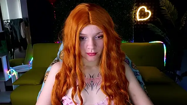 Snapshot of LitaBrom chatting on 03/13/25, 10:57 LitaBrom online show from 03/13/25, 10:57