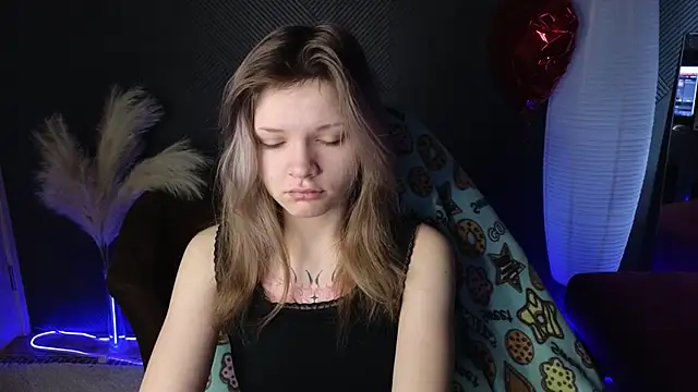 Snapshot of LitaBrom chatting on 03/15/25, 01:08 LitaBrom online show from 03/15/25, 01:08