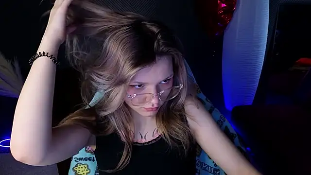 Snapshot of LitaBrom chatting on 03/15/25, 04:13 LitaBrom online show from 03/15/25, 04:13