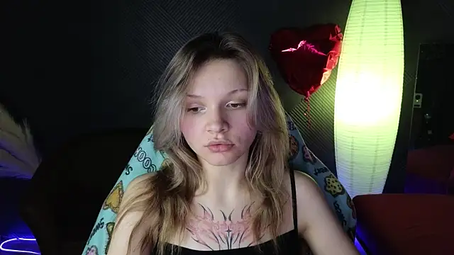 Snapshot of LitaBrom chatting on 03/18/25, 04:15 LitaBrom online show from 03/18/25, 04:15