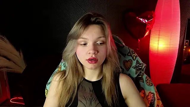 Snapshot of LitaBrom chatting on 03/19/25, 04:14 LitaBrom online show from 03/19/25, 04:14