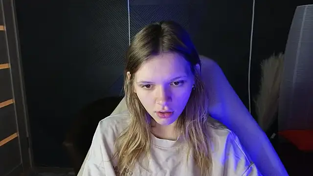 Snapshot of LitaBrom chatting on 09/28/25, 03:56 LitaBrom online show from 09/28/25, 03:56