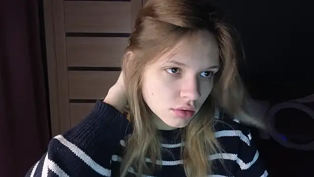 Snapshot of LitaBrom chatting on 10/08/25, 01:58 LitaBrom online show from 10/08/25, 01:58