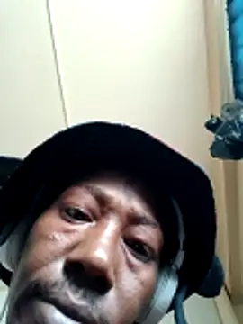 Snapshot of Loved5555555555 chatting on 04/13/26, 09:09 Loved5555555555 online show from 04/13/26, 09:09