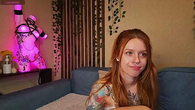  SweetFox  online show from 09/12/25, 12:55