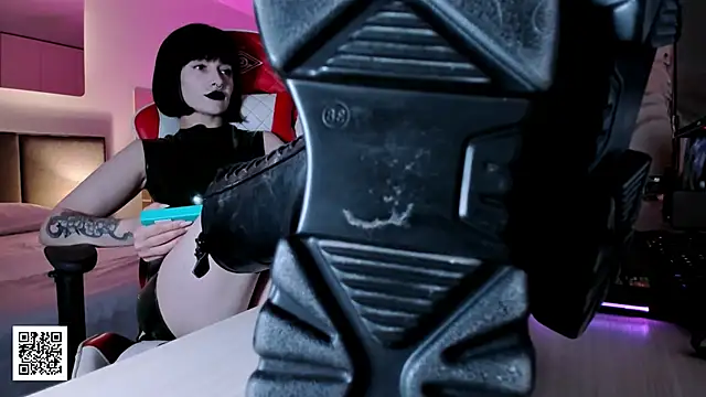 Snapshot of _Goddess_Misha_ chatting on 10/19/25, 09:26  Goddess Misha  online show from 10/19/25, 09:26