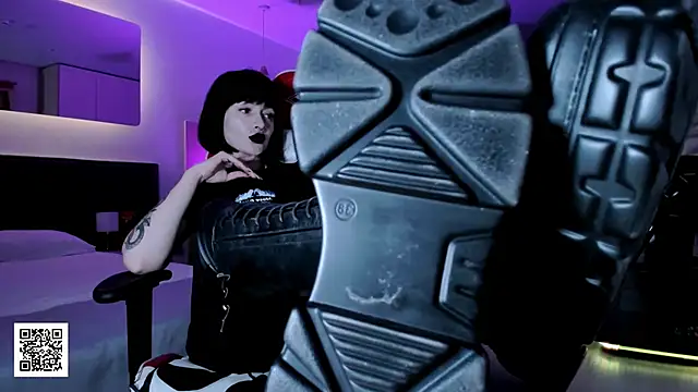 Snapshot of _Goddess_Misha_ chatting on 10/29/25, 09:05  Goddess Misha  online show from 10/29/25, 09:05