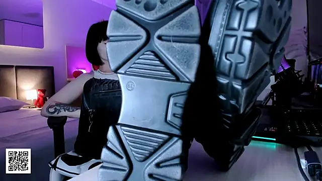 Snapshot of _Goddess_Misha_ chatting on 10/30/25, 09:15  Goddess Misha  online show from 10/30/25, 09:15