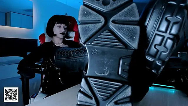 Snapshot of _Goddess_Misha_ chatting on 11/22/25, 09:03 Goddess Misha online show from 11/22/25, 09:03