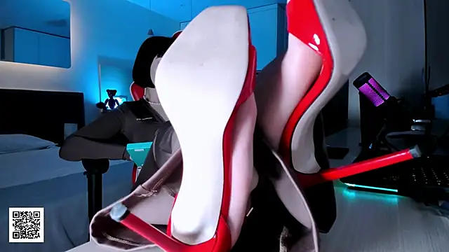 Snapshot of _Goddess_Misha_ chatting on 11/30/25, 05:50 Goddess Misha online show from 11/30/25, 05:50